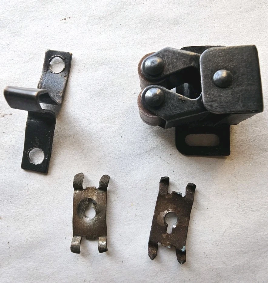 1951-1953 Chrysler Windsor Glove Box Lid Latch Dry Desert Early Take Off 1952  - Image 1 of 4