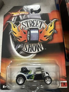 Hot Wheels 2006 Street Show White Altered State - MOC - Picture 1 of 1