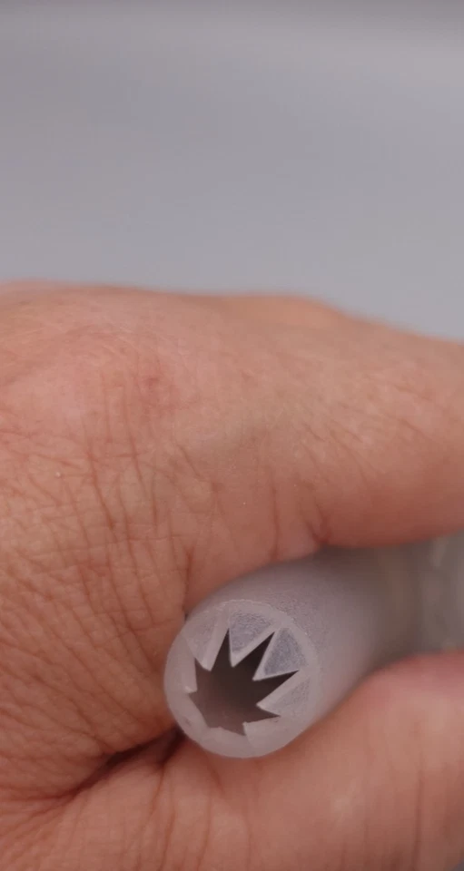 Tupperware Spritztülle mit kleiner Öffnung  zu Mozart Deko Biene Spritzbeutel - Bild 1 von 1