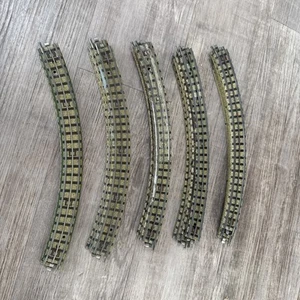 Hornby Dublo 3-Schienen gebogenes Gleis - 3’ Durchmesser 17 Stück kleine Lasche Packung E - Bild 1 von 16