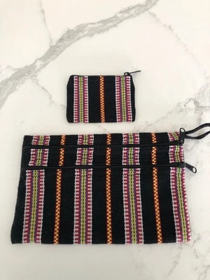 Lindo conjunto multicolorido de 2 peças de bolsas de moedas feitas à mão tecido à mão com 2 zíperes  - Imagem 1 de 4