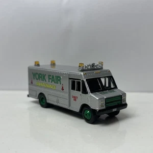 1968-1998 GMC Step Van Collectible 1/64 Scale Diecast Diorama Model - Picture 1 of 4