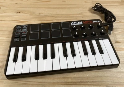 AKAI Professional MPK mini USB MIDI Keyboard Controller – 25 Tasten – 8 Pads - Bild 1 von 4