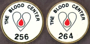 Lote de 256 y 264 pintas de solapa esmaltada premio donación centro sangre vintage de la década de 1980 - Imagen 1 de 9