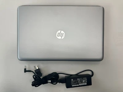 hp envy 17.3 laptop i7 touchscreen Ram 8GB 256GB SSD - Image 1 of 4