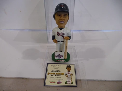 Joe Mauer #7 Bobblehead Minnesota Twins with Display Cas & Card and White Bat Cover