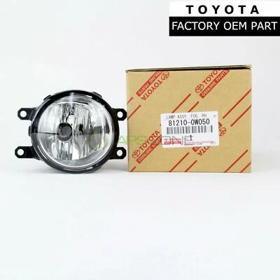GENUINE TOYOTA 4RUNNER SCION TC LEXUS IS250 RIGHT HAND FOG LAMP OEM 81210-0W050 - Image 1 of 4
