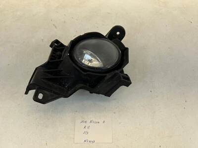 Faro antiniebla delantero derecho Nissan Pathfinder 2013-2016 OEM. Foto 1 de 4