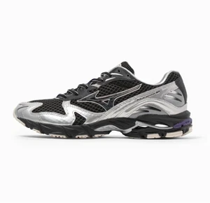 Mizuno Wave Rider 10 Black Silver Men Unisex Casual Shoes Sneakers D1GA250601 - Picture 1 of 6