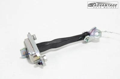 2014-2024 Mitsubishi Mirage hatchback puerta trasera derecha correa de verificación tapón OEM Foto 1 de 4