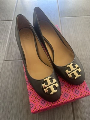 Tory Burch 61770 negro perfecto 006 Claire 50MM Pump cuero de becerro talla 9 Foto 1 de 4