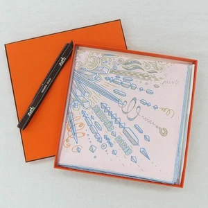HERMES Schal Carre 90 cm PLEASE HOLD THE LINE 100% Seide Rose Pearl mit Box R1345 - Bild 1 von 10