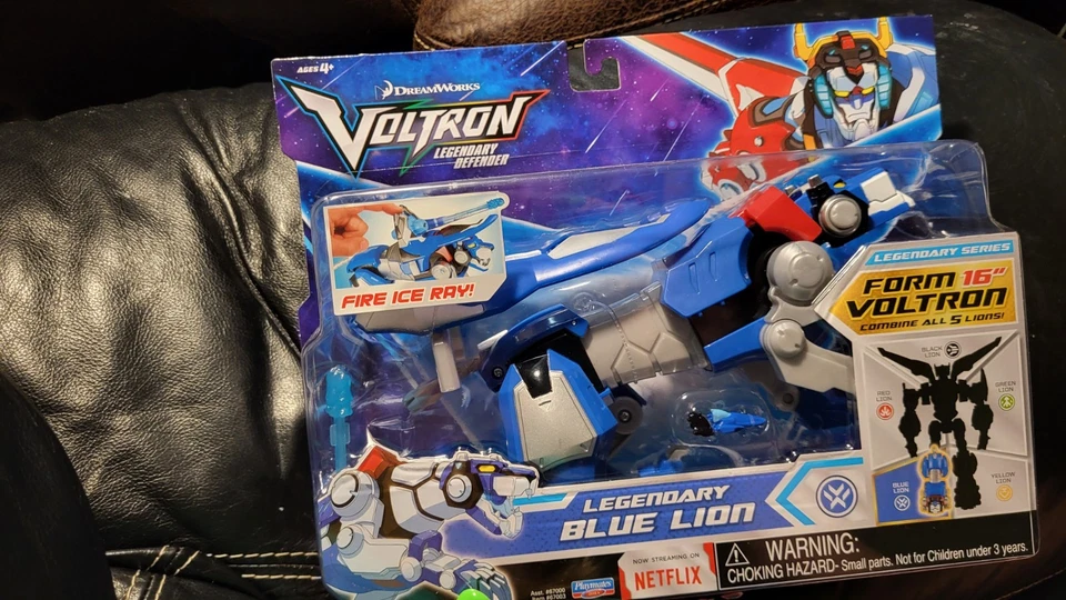 Dreamworks Voltron Legendary Defender Combinable Blue Lion