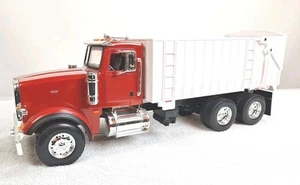 Big Farm Ertl Peterbilt 367 Truck With Grain Box 1/16th Sound And Lights Work - Picture 1 of 24