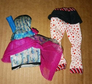 Monster High Clothes - Picture 1 of 4
