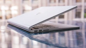 Microsoft Surface Book 13.5" (512 , Intel Core i7 - 16GB Ram) Windows 10 Pro - Picture 1 of 3