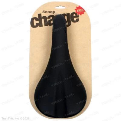 Велосипедное седло Charge Scoop с титановыми направляющими черное с черным логотипом - Изображение 1 из 4