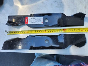 (2 Pack) Oregon 91-330 3/4" Center Hole 16-1/4" Length Replacement Mower Blades - Picture 1 of 2