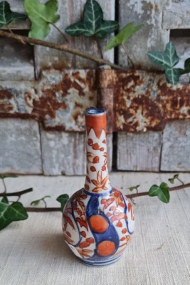 ANCIEN VASE MINIATURE IMARI - Photo 1/4