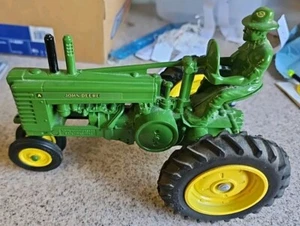 John Deere Model A ERTL 1985 40th Anniversary 1:16 Tractor USA Green CP - Picture 1 of 5