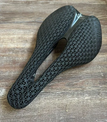 Selle Italia Novus Boost EVO 3D Kit Carbonio Saddle L3 147mm - Image 1 of 2