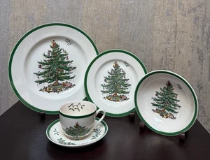 Spode Christmas Tree 5-teiliges Gedeck Abendessen, Salat, Müslischale, Tasse Sauce - Bild 1 von 7