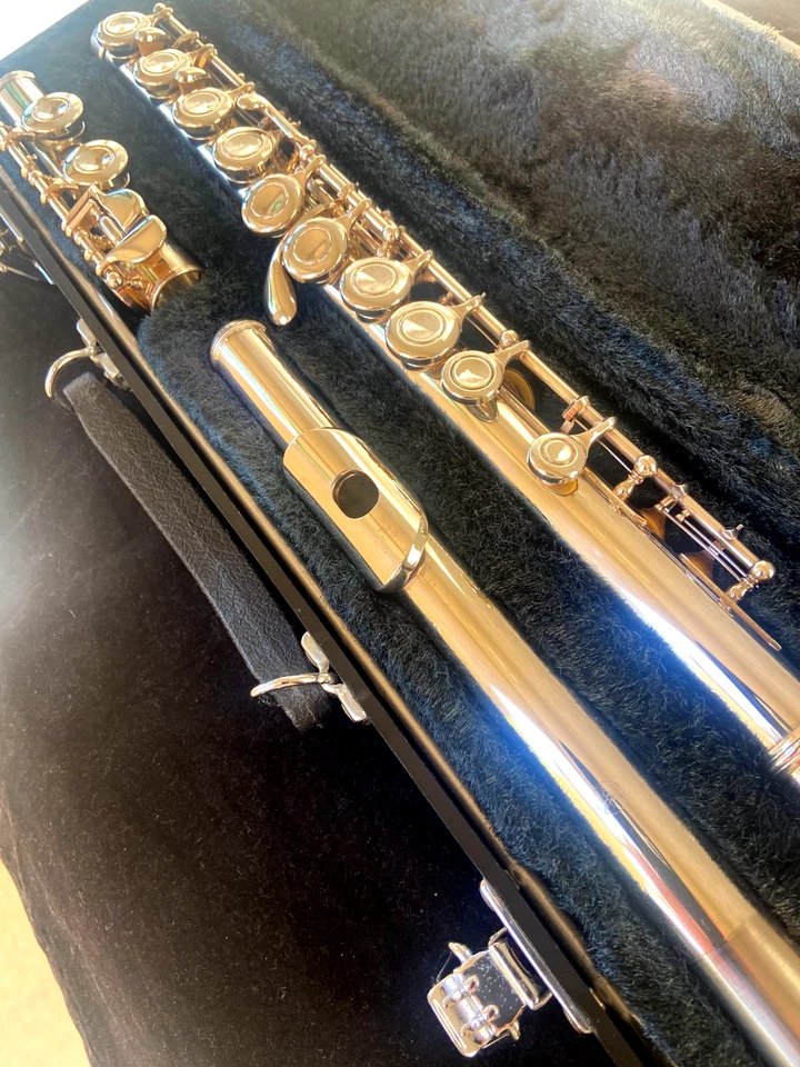 YAMAHA YFL 225S OVERHAULED FLUTE OFFSET G, C FOOT VIDEO DEMO - Image 1 of 4