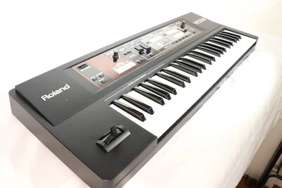 Roland VP-550 Vocal & Ensemble Keyboard Synthesizer 49 Keys music instrument. - Image 1 of 4