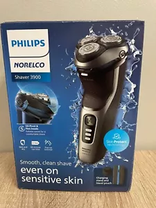 Philips Norelco Shaver 3900 - Picture 1 of 4