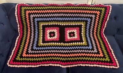 Bunte Deko Häkeldecke, Handarbeit, ca 87 x 65 cm - Bild 1 von 3