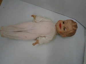 Muñeca bebé niño 14" de colección sin marca cuerpo de plástico duro moldeado cabello parpadeante ojos verdes - Imagen 1 de 8