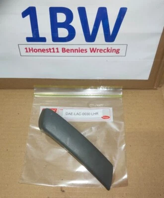 Inserto DAEWOO LACETTI para manija de puerta de plástico 1,8 L 2003 2004 sedán trasero izquierdo Foto 1 de 3