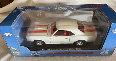 Chevrolet Camaro Z-28 Series 1967 #4.   BLUE STREAK ESCALA 1:18 FUNDIDO A PRESIÓN.   Nuevo en caja Foto 1 de 4