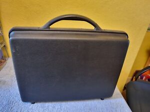 Samsonite Briefcase Black & Grey 19" (48cms) x 14" (35.5cms) x 5" (12.5cms) used