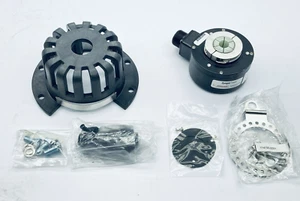 DYNAPAR HS35R102484P7 ENCODER INCREMENTALE CON KIT 5/8" FORO 4,5" C-FACE TETHER - Foto 1 di 20