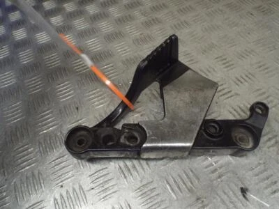 Yamaha FZ750 1988-On 88-On Right Hand Side Rear Footpeg Foot Peg Hanger  — 第 1/4 张图片