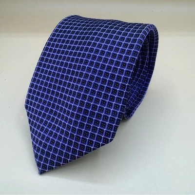 Gravata masculina Tasso Elba 100% seda roxa tecido geométrico, em excelente estado usado - Imagem 1 de 4