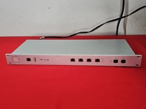 Ubiquiti USG-PRO-4 UniFi Security Gateway Pro - Photo 1/9