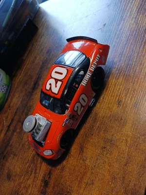 MÁQUINAS MUSCULARES TONY STEWART #20 The Home Depot NASCAR Muscle RCCA 1 de 144 RARO Foto 1 de 4
