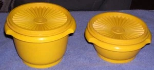 2 cuencos pequeños y medianos Tupperware Servalier con cubiertas (886, 1323) amarillo - Imagen 1 de 1