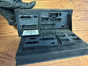 2003-2006 MERCEDES W211 E320 E500 OEM Front Left SAM Relay Fuse Box 2115453001 - Picture 1 of 12