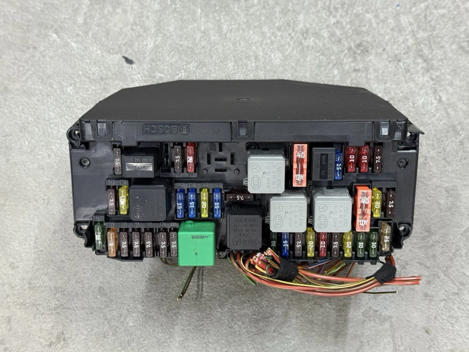 Mercedes W212 E350 C250 2010-2020 módulo SAM delantero relé caja de fusibles 212 900 72 04 Foto 1 de 4