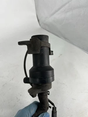 12-14 Jaguar F-Type V8 S auxiliar, bomba de agua Foto 1 de 3