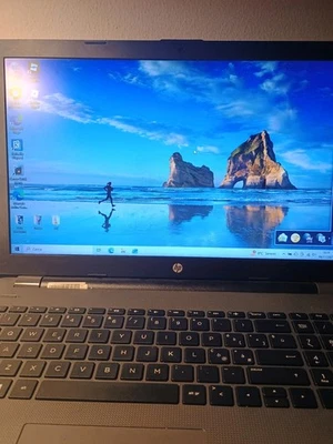 PC HP portatile Windows 10 - Immagine 1 di 2