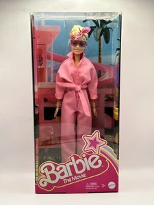 Barbie The Movie Barbie im rosa Power Overall - IN HAND - Bild 1 von 4