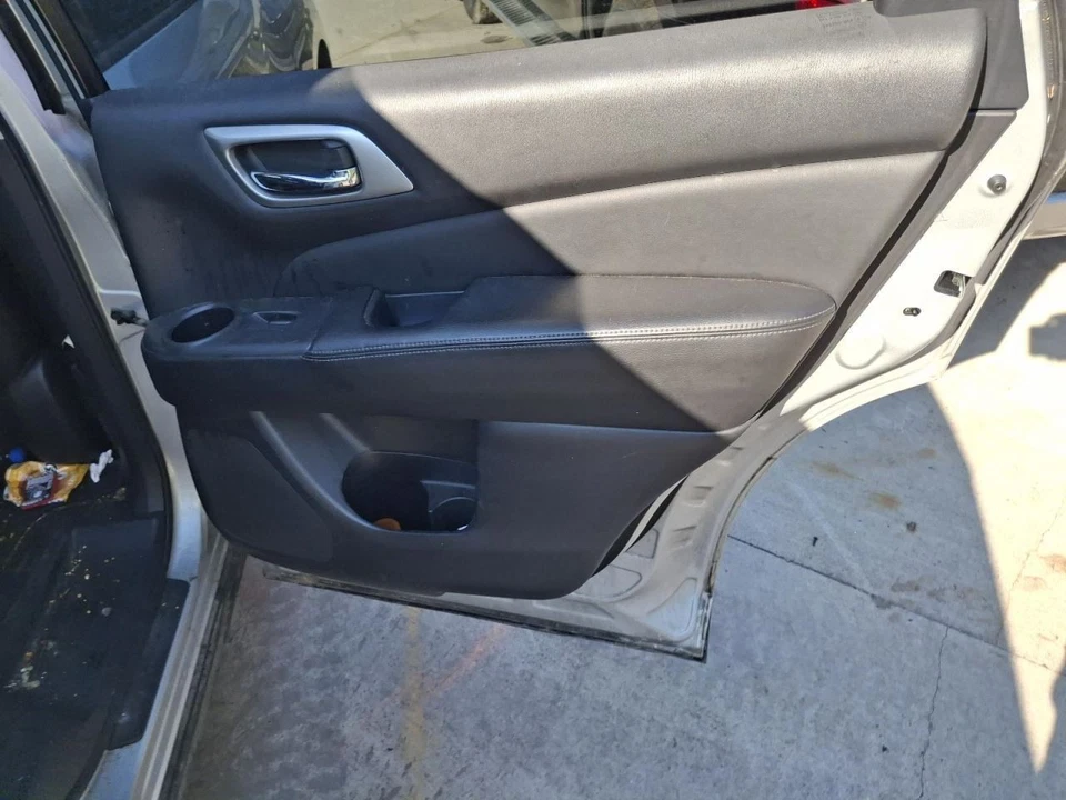 PATHFINDER 2015 门装饰面板后 3679979 — 第 1/4 张图片