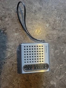 Radio transistores Sony de estado sólido de colección modelo años 70 TFM-3750W AM FM  - Imagen 1 de 7