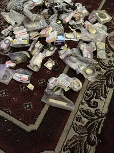 Lot of 100 genuine Yamaha oil, seals and bearings. - Imagen 1 de 5