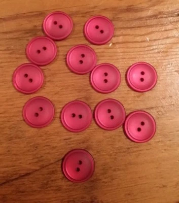 12 VINTAGE RED SATIN FINISH ROUND PLASTIC BUTTONS FREE SHIPPING - Image 1 of 2