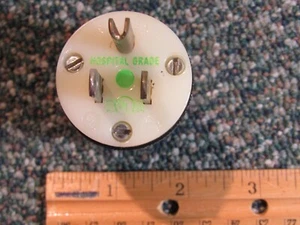 Hubbell Hospital Grade 15A 125V 3-Prong Round Plug - Picture 1 of 4